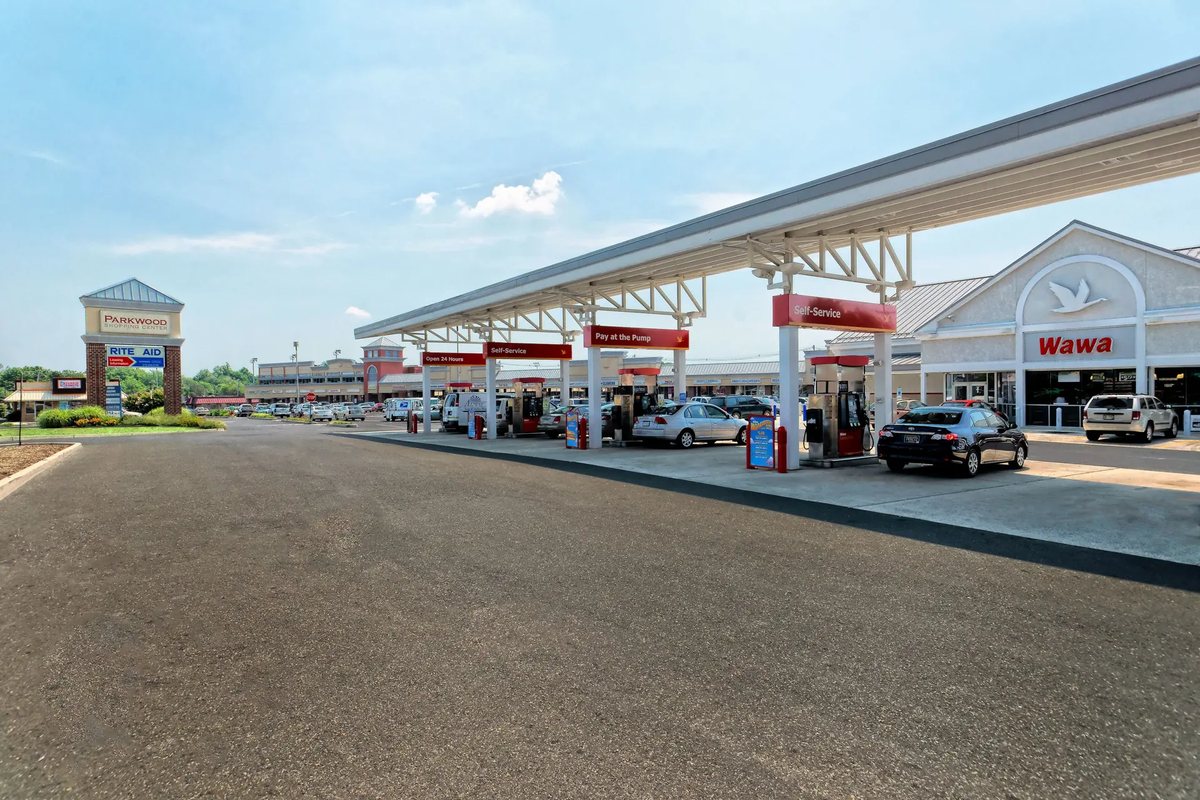 Wawa with fuel canopy at Parkwood